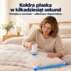 Kobieta odsysa powietrze z worka próżniowego z kołdrą pompką elektryczną Rovento