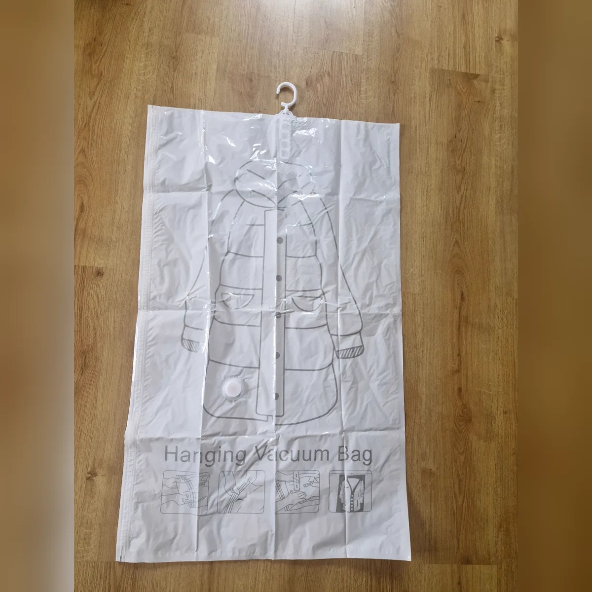 Worek próżniowy z wieszakiem 67×110 cm – cały worek z haczykiem